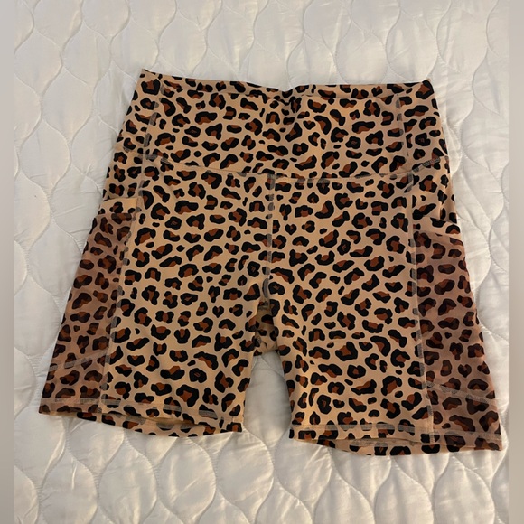 Fabletics Leopard Bike Shorts - Sz L, GUC - Picture 4 of 15